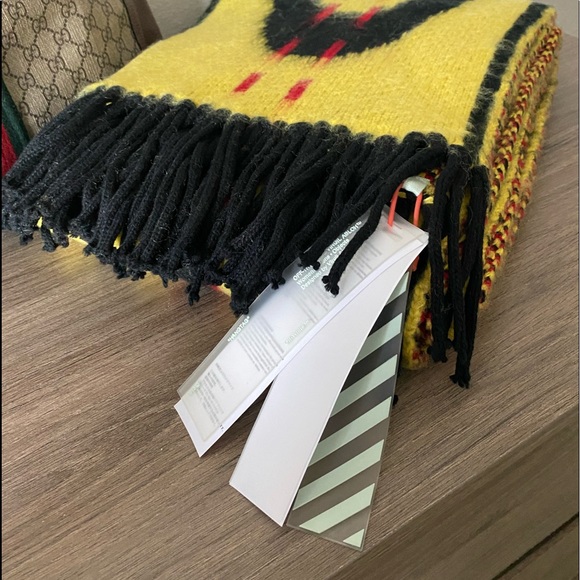 NEW Off-White Logo Scarf *Limited Edition - Picture 7 of 9